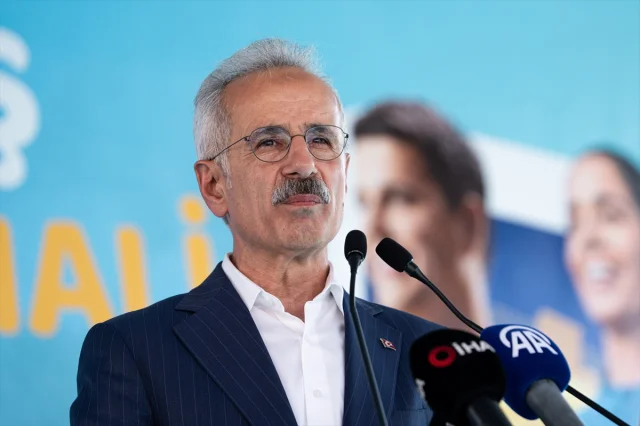 Bakanı Uraloğlu: "Postacı Yürüyüş Yarışması Dayanışmanın Sembolü"