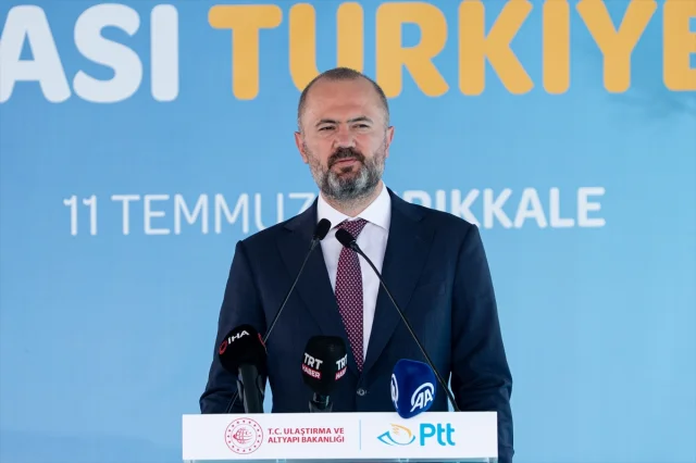 Bakanı Uraloğlu: "Postacı Yürüyüş Yarışması Dayanışmanın Sembolü"
