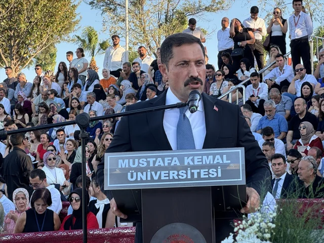 Hatay Mustafa Kemal Üniversitesinde Coşkulu Mezuniyet Töreni