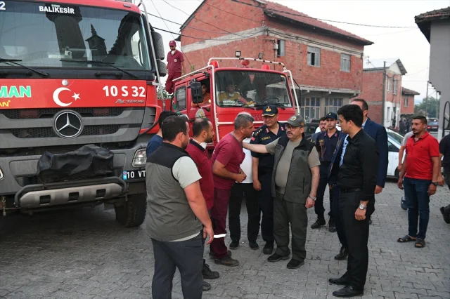 Bursa ile Balıkesir Arasındaki Orman Yangınına Karadan ve Havadan Müdahale Ediliyor