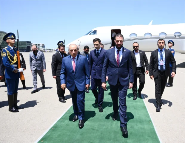 Suriye Cumhurbaşkanı Ahmed Şara'nın Azerbaycan'a Tarihi Ziyareti