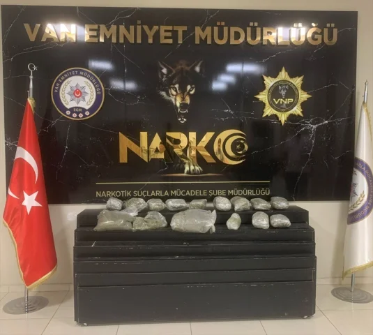 Edremit'te Uyuşturucu Operasyonu: 10 Kilo Skunk Ele Geçirild...