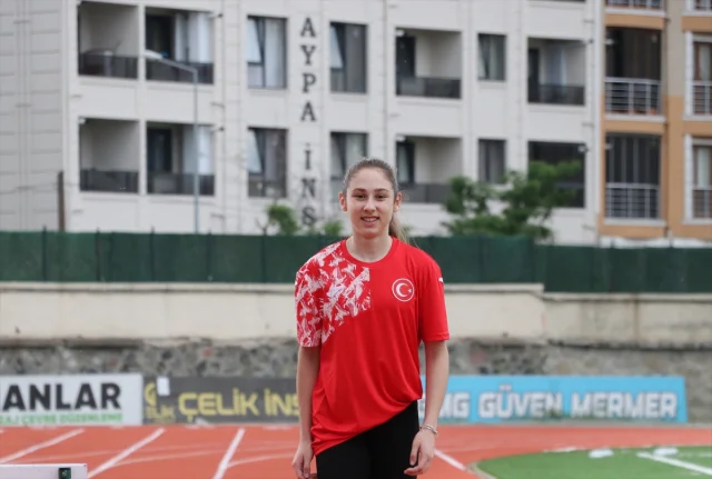 Genç Atlet Ayşe Nazlı Aydın 50 Madalyayla Parlıyor