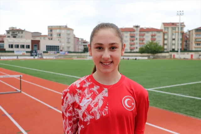 Genç Atlet Ayşe Nazlı Aydın 50 Madalyayla Parlıyor