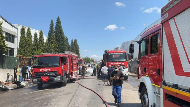 Kocaeli'de Fabrika Yangını: Plastik Varil Üretim Yerinde Yangın Kontrol Altında