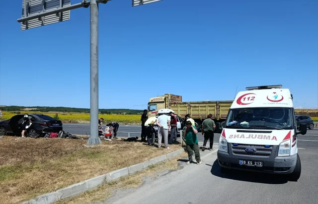 Tekirdağ'daki Trafik Kazasında Yaralananlar Hastaneye Kaldır...