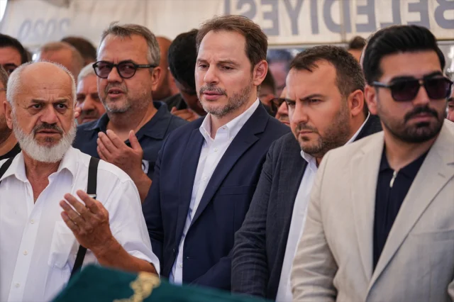Yiğit Bulut İçin İstanbul'da Duygusal Veda