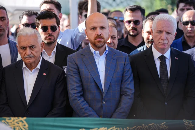 Yiğit Bulut İçin İstanbul'da Duygusal Veda