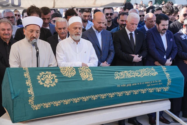 Yiğit Bulut İçin İstanbul'da Duygusal Veda