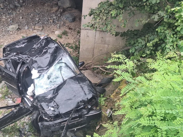 Rize'de Üzücü Trafik Kazası: Bir Kişi Hayatını Kaybetti, Sek...
