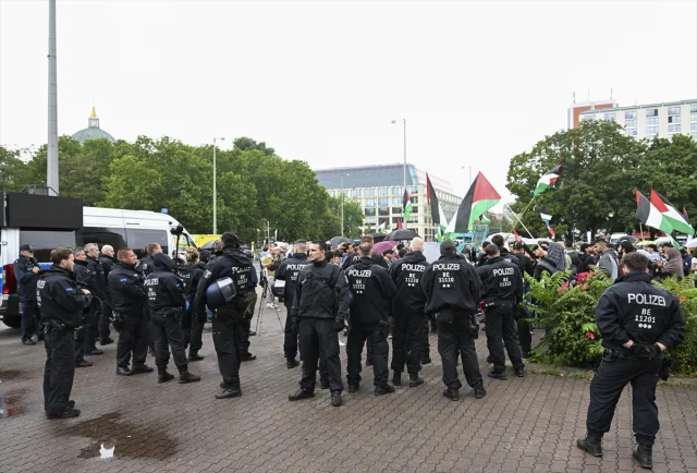 Berlin'de Filistin'e Destek Gösterilerine Polis Müdahalesi