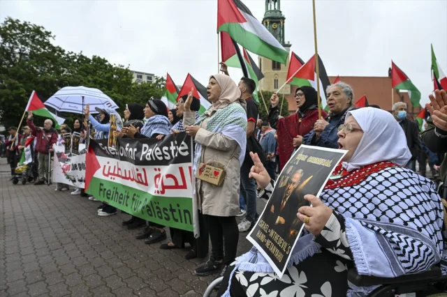Berlin'de Filistin'e Destek Gösterilerine Polis Müdahalesi