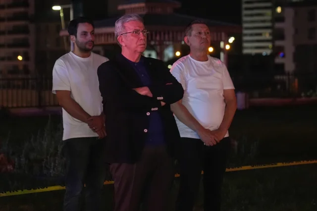 Ankara'nın Kalbinde Gökyüzüne Yükselen Alevler: 26 Katlı Binada Yangın