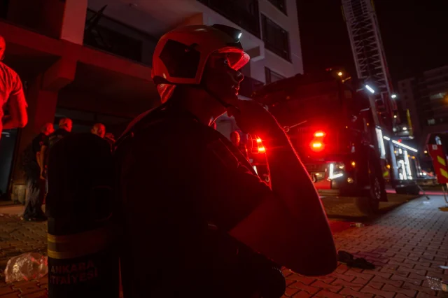 Ankara'da Yüksek Binada Çıkan Yangın Üç Can Aldı