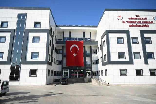 Trakya'da Kamu Binaları Türk Bayraklarıyla Donatıldı