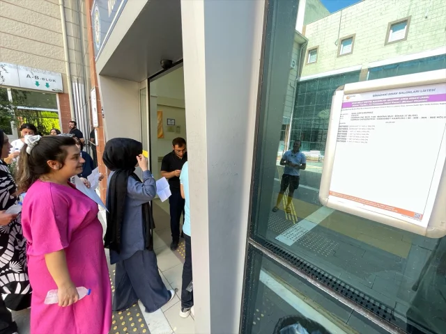 Milli Eğitim Bakanlığı Akademi Giriş Sınavı: İlk Oturum Başarıyla Tamamlandı