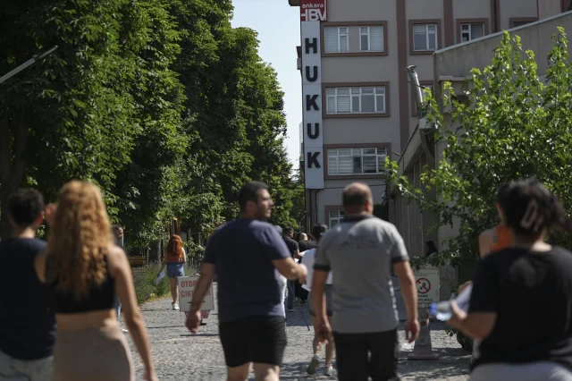 Milli Eğitim Bakanlığı Akademi Giriş Sınavı: İlk Oturum Başarıyla Tamamlandı