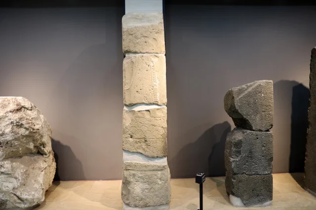 Sivas'ta Hitit Dönemine Ait Eşsiz Stel Ziyaretçileri Bekliyo...