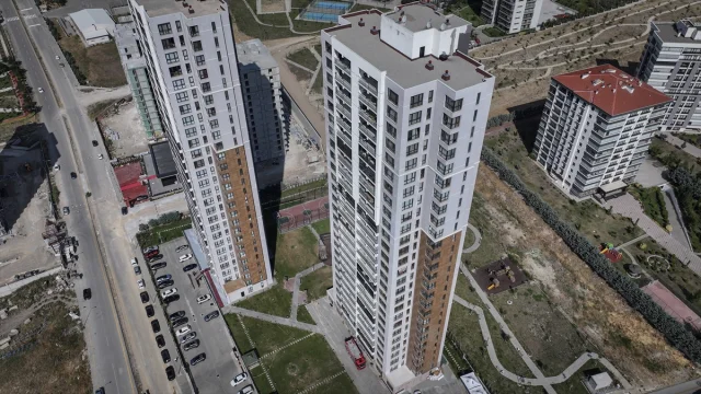 Ankara'da 26 Katlı Binada Çıkan Yangının Ardındaki Sebepler Araştırılıyor