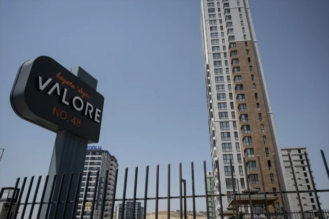Ankara'da 26 Katlı Binada Çıkan Yangının Ardındaki Sebepler Araştırılıyor