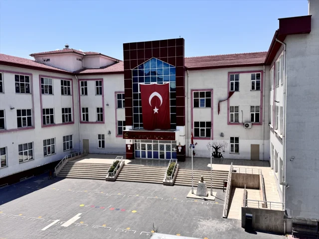 Siirt'te Terörsüz Türkiye Çağrısı Türk Bayraklarıyla Desteklendi