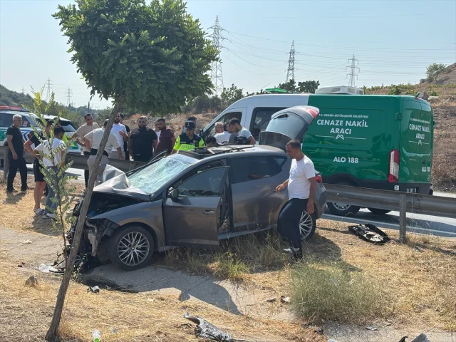 Mersin'de Üzücü Kaza: Tırla Çarpışan Otomobilde Can Kaybı ve Yaralılar