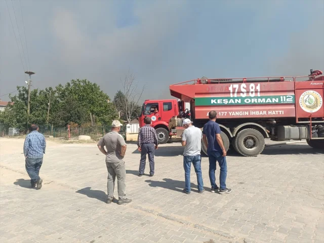 Edirne'de Orman Yangınıyla Mücadelede Hava ve Kara Ekibi Seferber