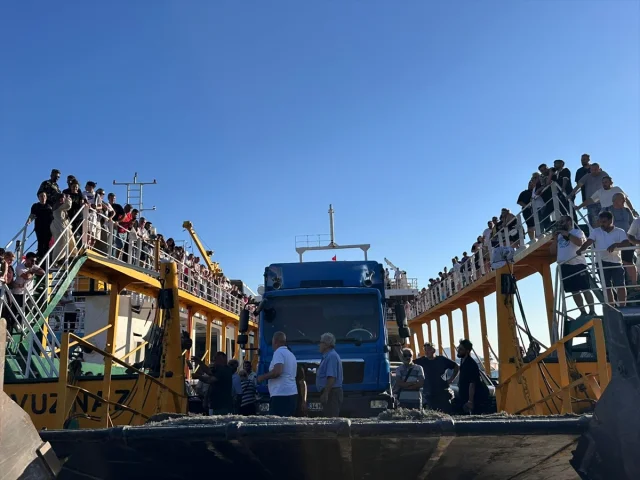 Marmara Denizi'nde Feribot Krizi: 'YAVUZ NAZ' Felaketten Dönüş Yaptı