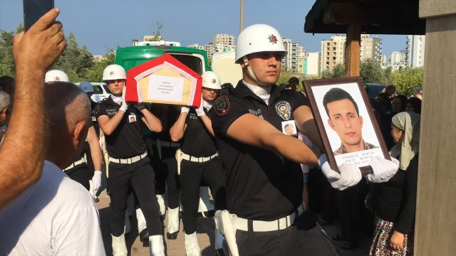 Mersin'deki Trafik Kazasında Hayatını Kaybeden Polis Memuruna Veda