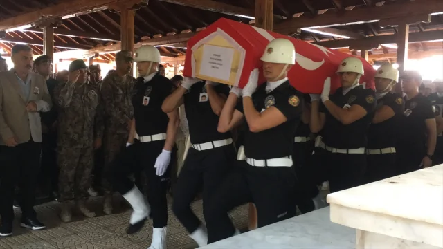 Mersin'deki Trafik Kazasında Hayatını Kaybeden Polis Memuruna Veda