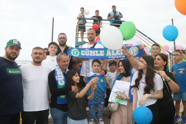 Rize'de Kansere Karşı Zafer Kutan Emir Ali'nin Mutluluğu Balonlarla Kutlandı