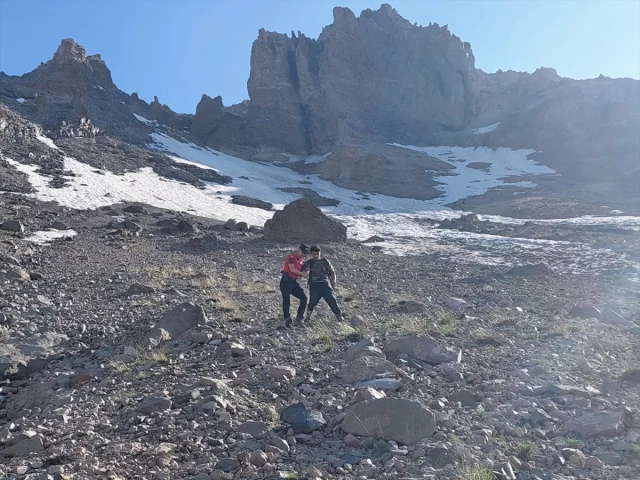 Erciyes Dağı'nda Mahsur Kalan Dağcının Heyecan Dolu Kurtuluş Hikayesi