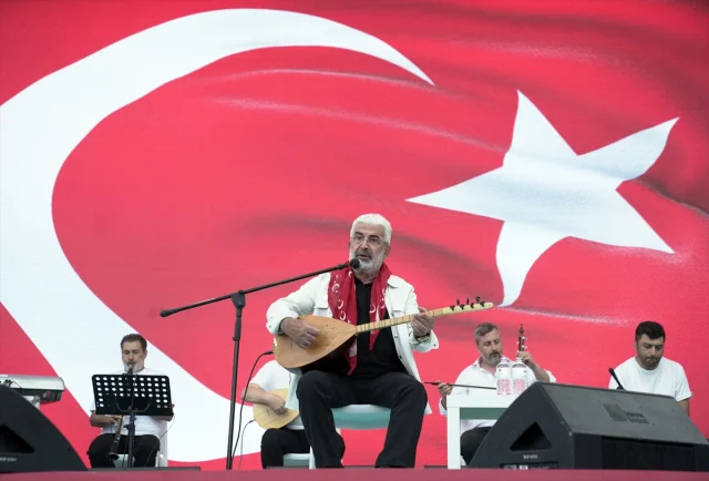 Esat Kabaklı'dan 15 Temmuz Müzesi'nde Coşkulu Konser