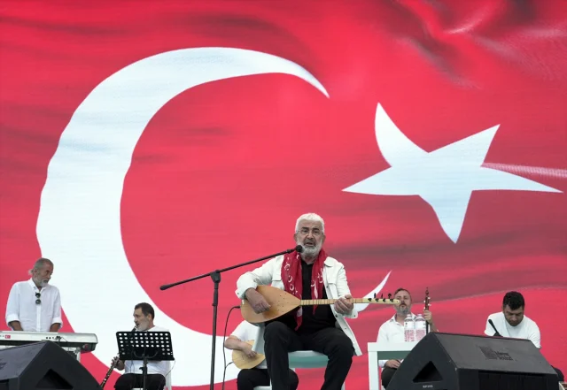 Esat Kabaklı'dan 15 Temmuz Müzesi'nde Coşkulu Konser