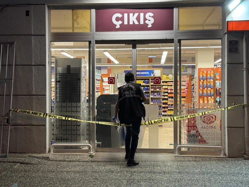 Bursa'nın Kalbinde Silahlı Çatışma Markette Panik Yarattı