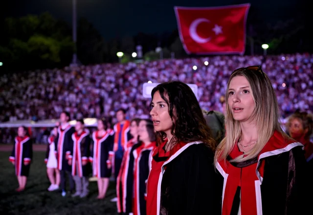 ODTÜ'de Gurur Dolu Mezuniyet Töreni: Öğrenciler Geleceğe Hazır
