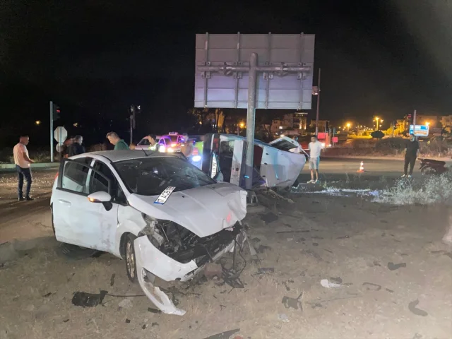 Çanakkale'de Trafik Kazası: Üç Kişi Yaralandı