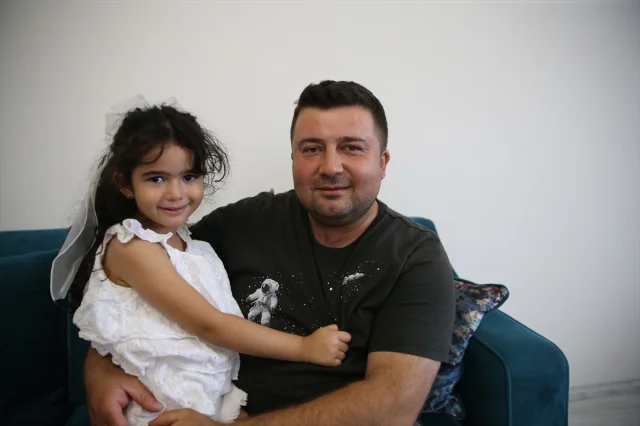 Hatay'da Pilotun Jestine Minik El Sallama Karşılık Verdi
