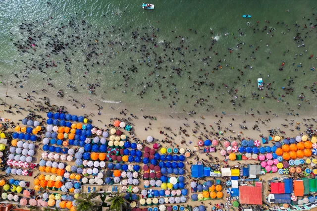 Dakar'ın Plajlarına Yoğun İlgi Su Sporları ve Eğlence