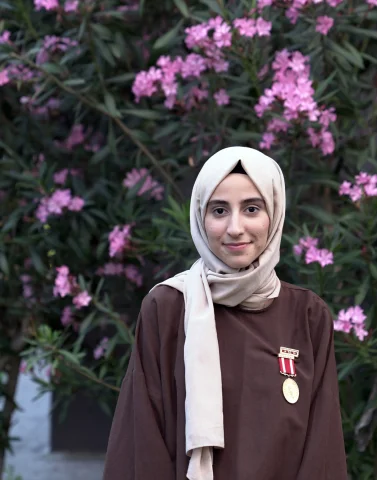 15 Temmuz'un Direnişçi Genç Kızı: Adviyye Gül İsmailoğlu'nun Unutulmaz Hikayesi
