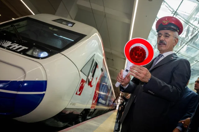 Ulaştırma Bakanı Uraloğlu'ndan 15 Temmuz Treni Mesajı