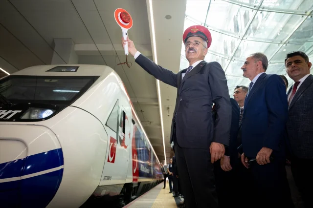 Ulaştırma Bakanı Uraloğlu'ndan 15 Temmuz Treni Mesajı