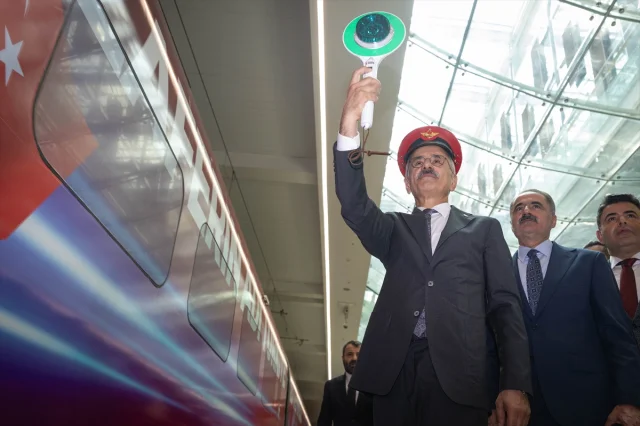 Ulaştırma Bakanı Uraloğlu'ndan 15 Temmuz Treni Mesajı