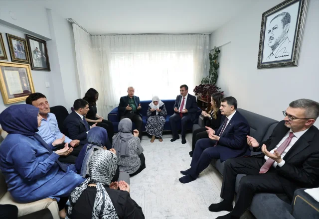 Cumhurbaşkanı Erdoğan Şehit Ailesine Anlamlı Ziyaret Gerçekleştirdi