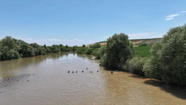 Dicle Nehri'nde Dramatik Arama Çalışması Devam Ediyor