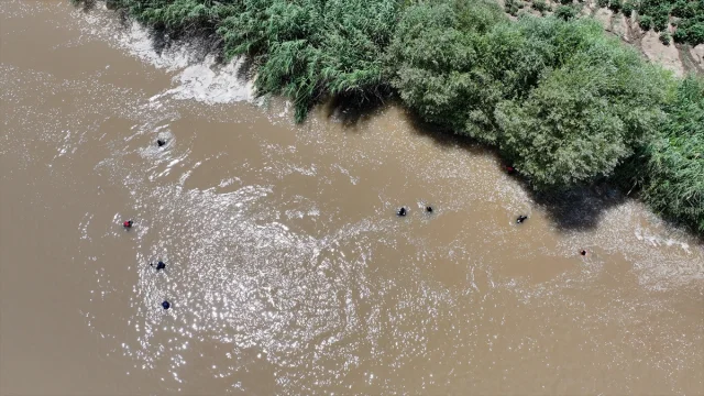 Dicle Nehri'nde Dramatik Arama Çalışması Devam Ediyor