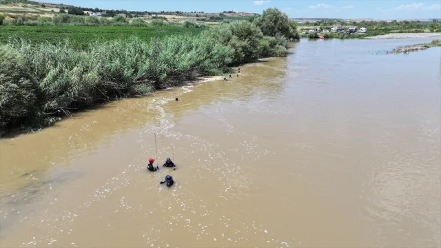 Dicle Nehri'nde Dramatik Arama Çalışması Devam Ediyor