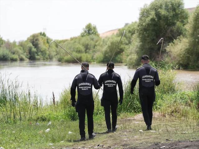 Dicle Nehri'nde Dramatik Arama Çalışması Devam Ediyor
