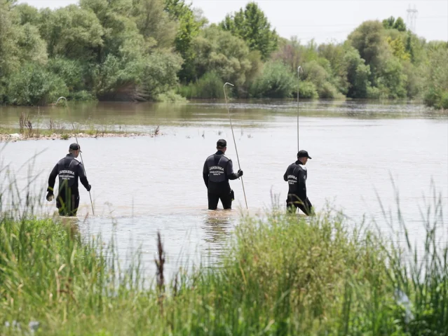 Dicle Nehri'nde Dramatik Arama Çalışması Devam Ediyor
