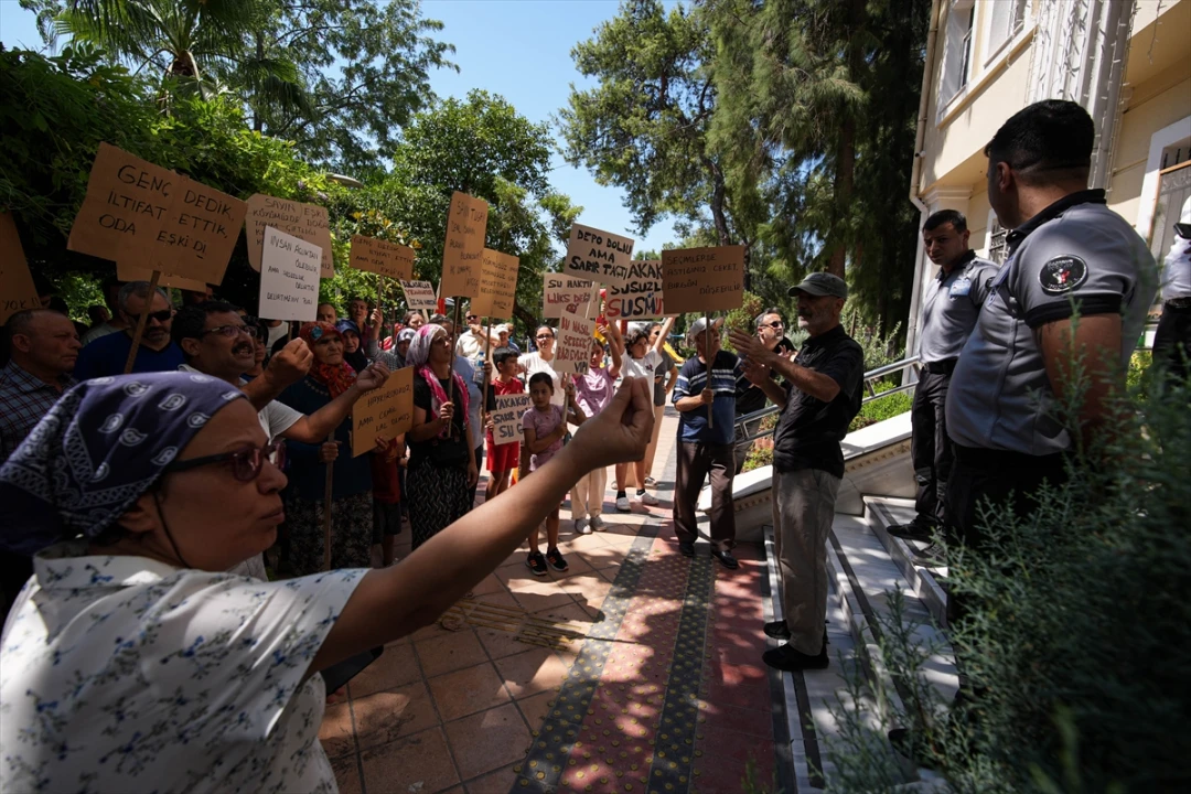 İzmir Yakaköy'deki Su Krizi Sona Ersin Beklentisi